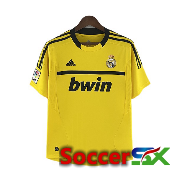 Real Madrid Retro Jersey Goalkeeper Yellow 2011-2012
